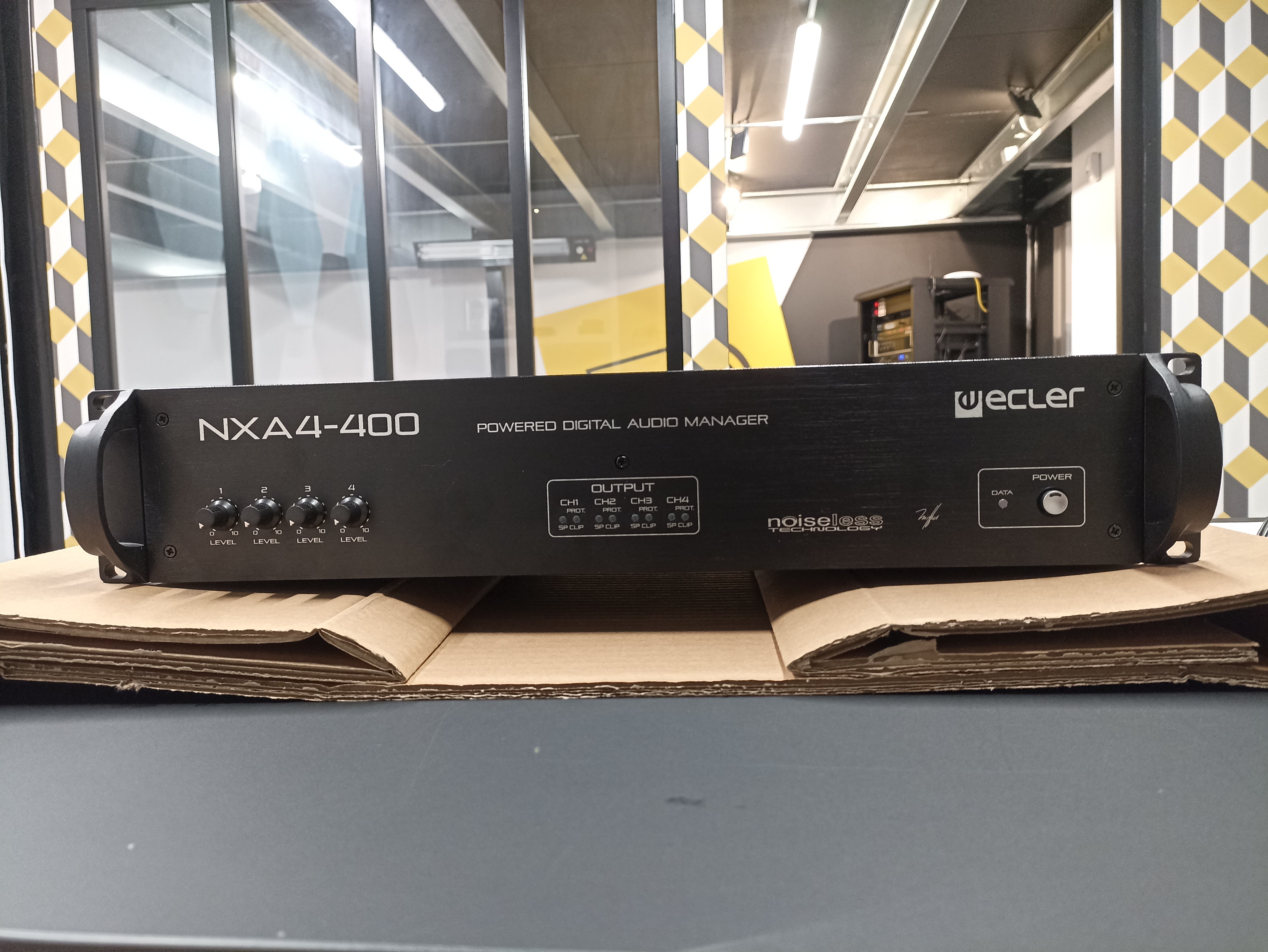 ECLER NXA 4-400 Gestionnaire audio numérique amplifié